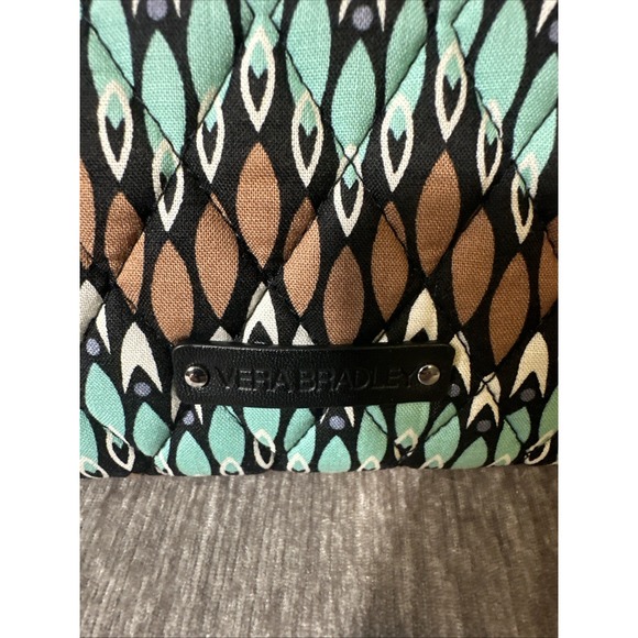 Vera Bradley Front Zip Wristlet Sierra Stream multiple card‎ slots inside NWT - Picture 2 of 8